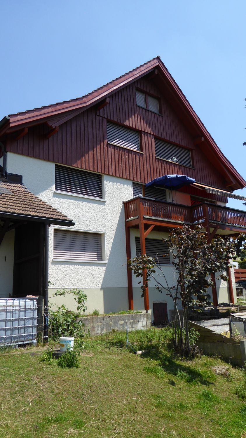 Fassade Holz, Fenster, Grobputz: Stirn / Ortbrett mit Alublech einfassen, Foto 13